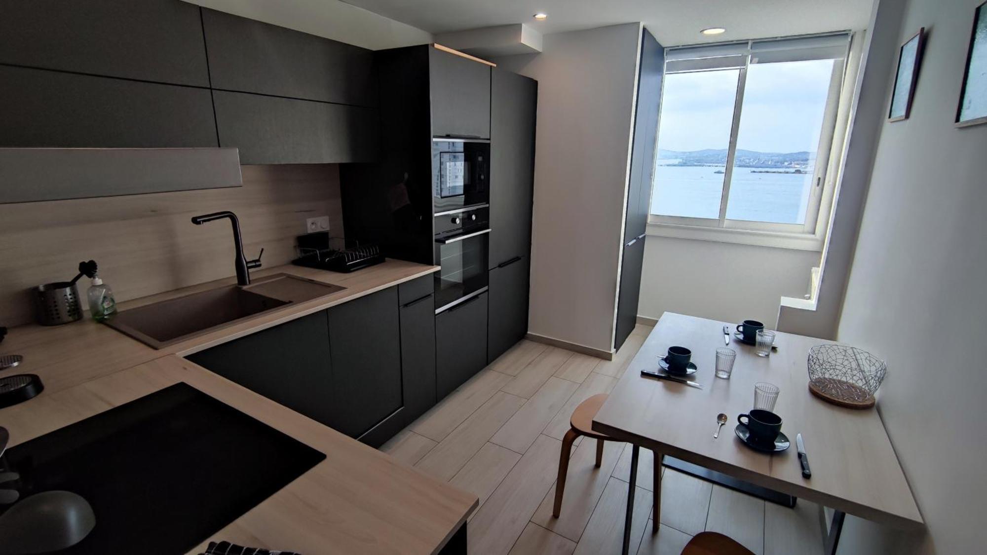 Spacieux T5, 3 - Vue Panoramique Sur La Rade De Appartement Toulon